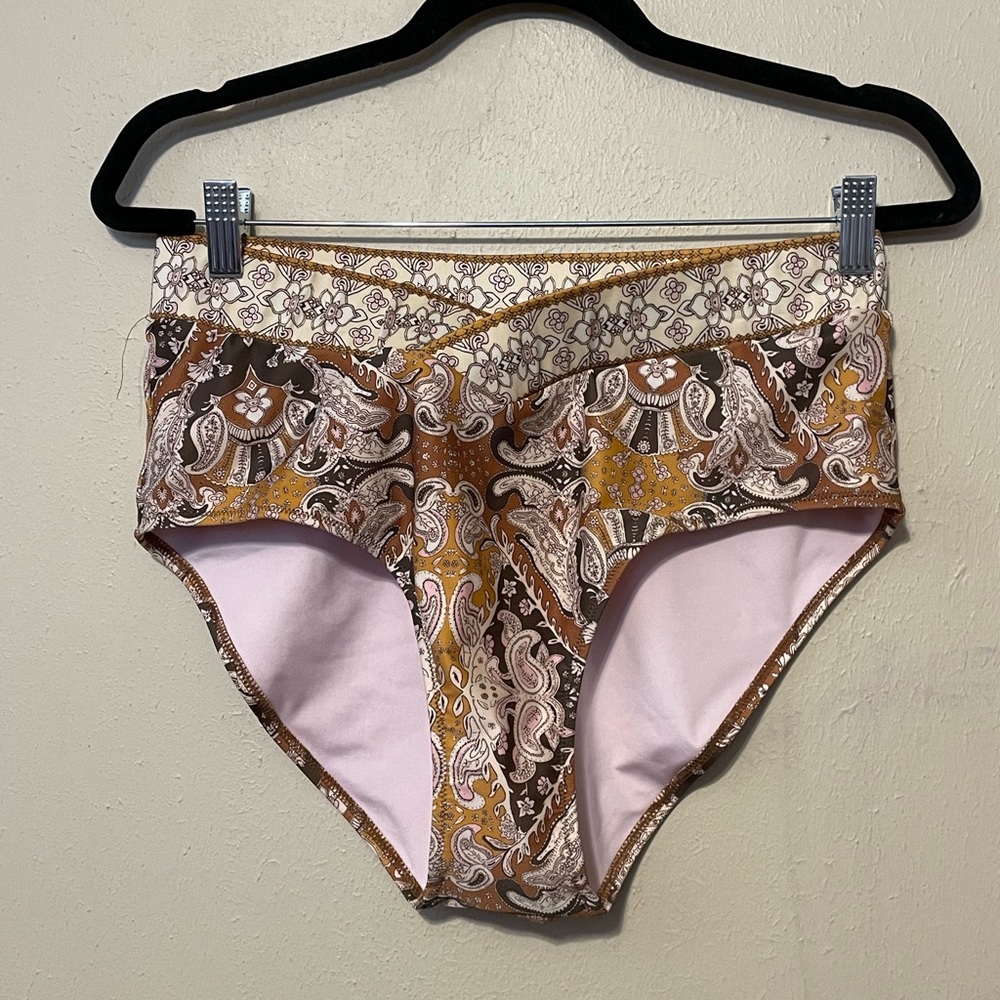 Alana Gunn Campbell High-Waisted Paisley Bottoms Size Medium